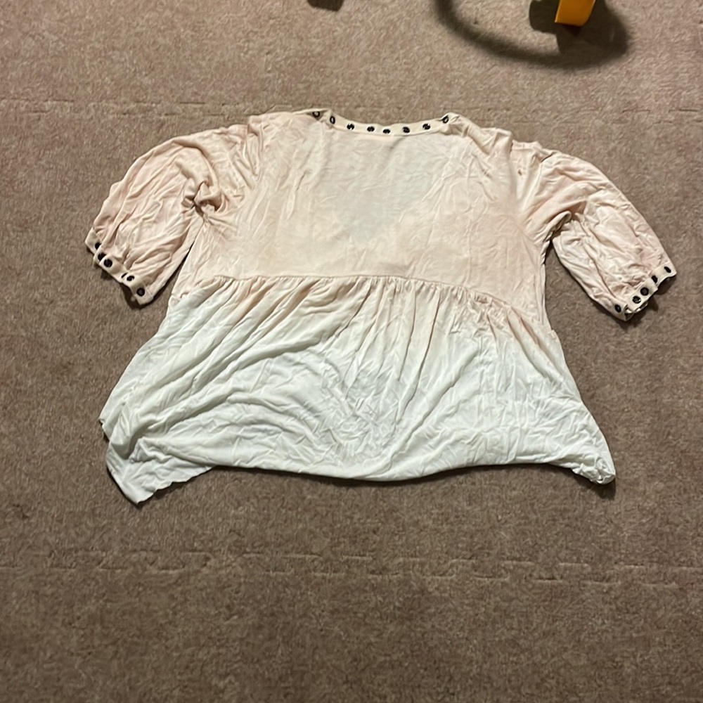 Venus shirt size XS worn once. - Picture 4 of 5